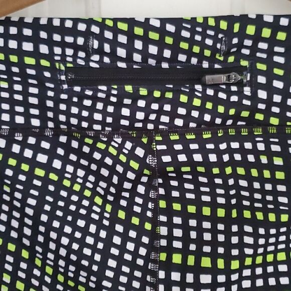 Under Armour Cropped Grid Leggings - Picture 5 of 8